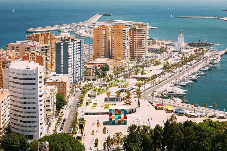 Jobb i spania med norsk lønn - utsikt fra borgen i malaga
